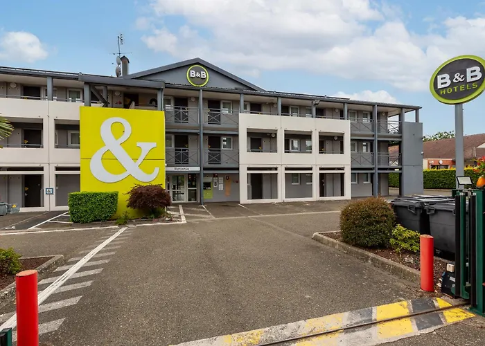 B&B HOTEL CHARTRES Le Forum